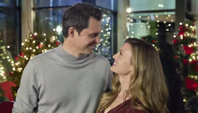 Hallmark Movie ‘A Dickens of a Holiday!’ Full Cast, Plot, Preview